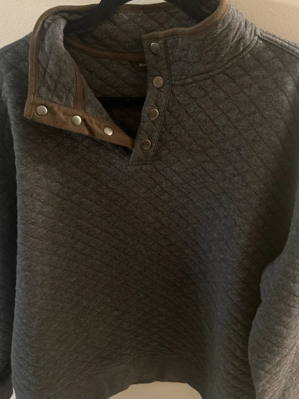 Banana Republic quilted crewneck
